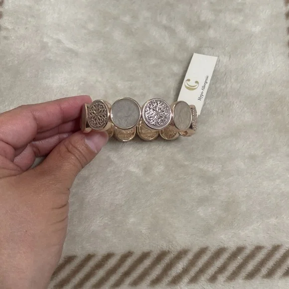 NWT Charming Charlie Easter Purple Light Bracelet - Picture 3 of 5